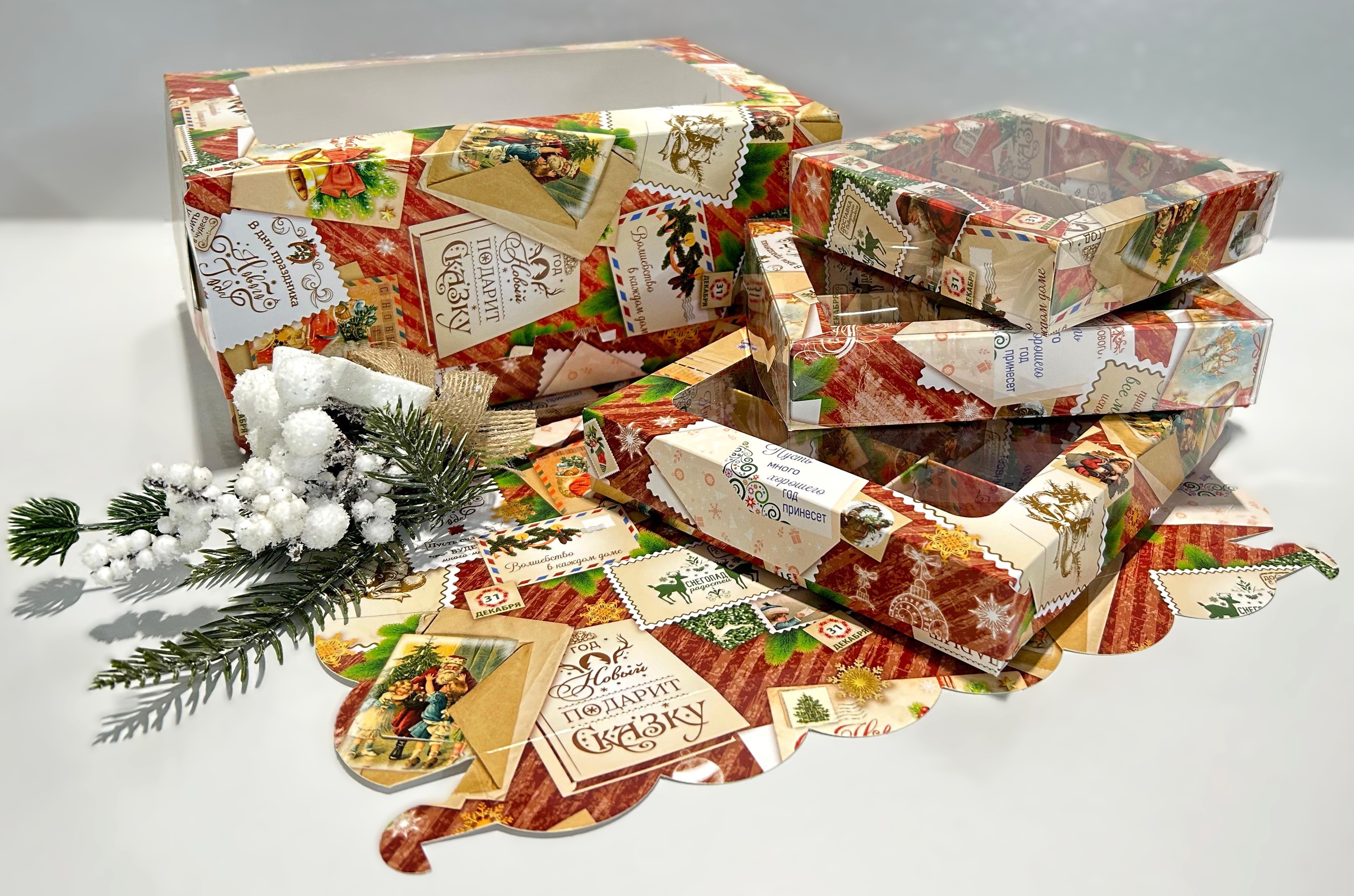 Коробка 155*155*30 мм (9) для конфет с пластиковой крышкой  (новогодние открытки)