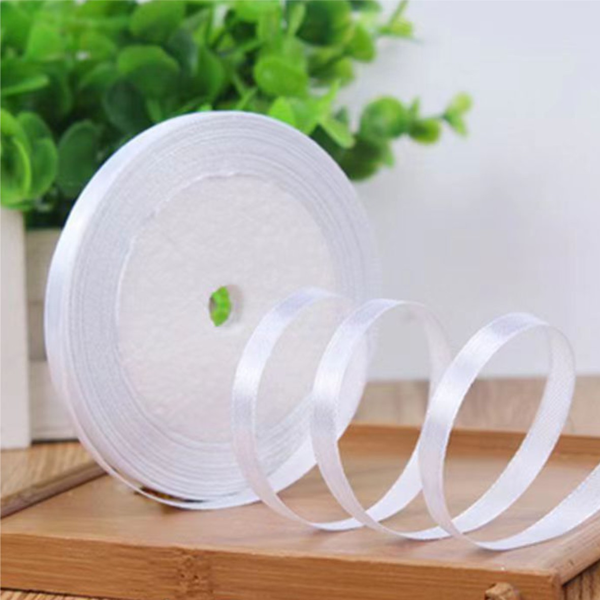 Лента атласная, 6 мм × 23 ± 1 м, цвет белый 01#