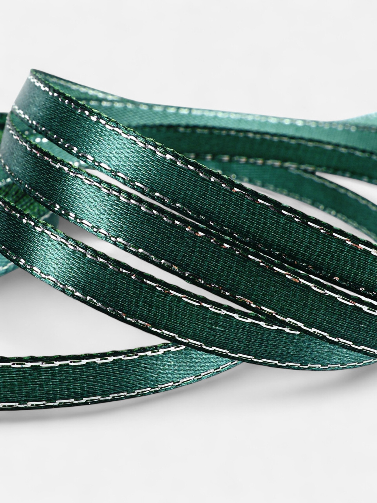 Лента атласная, с серебряным люрексом, 6 мм, 23±1 м, зелёная №70
