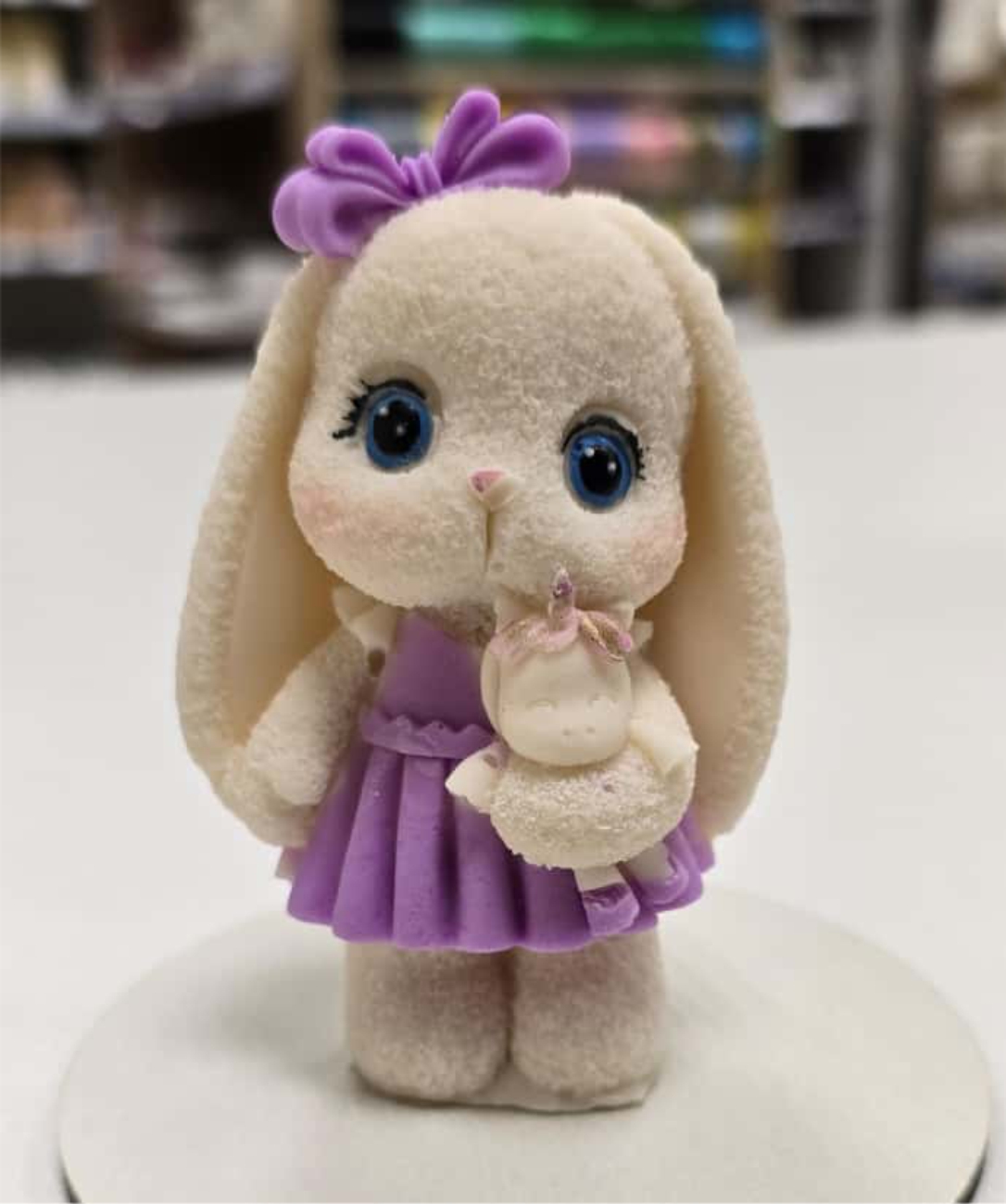 Фигурка из шоколадной глазури Зайка с единоргом