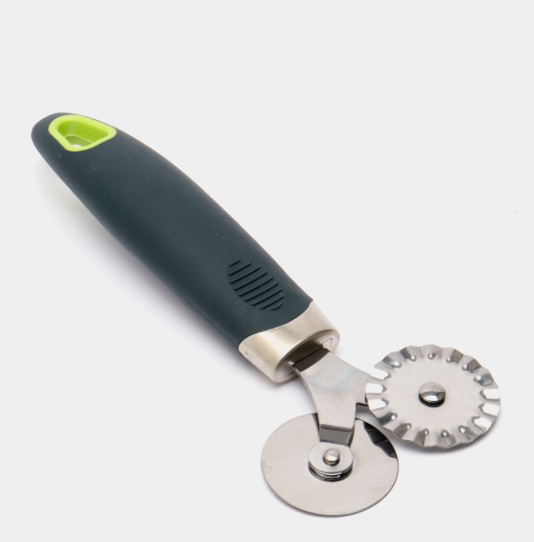 Нож для резки пиццы и Теста