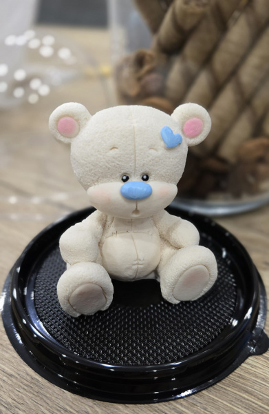 Фигурка из шоколадной глазури Миша