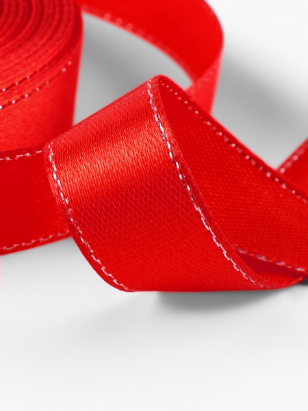 Лента атласная, с серебряным люрексом, 15 мм, 23±1 м, красная №026