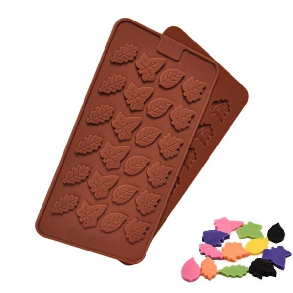 Форма силиконовая для шоколада «Листики» 24 ячейки