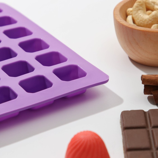 Форма для кондитерских украшений  «Цифры и английские буквы», 48 ячеек (2×2 см)