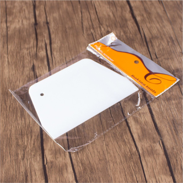 Шпатель пластиковый 13.5х9.7 см